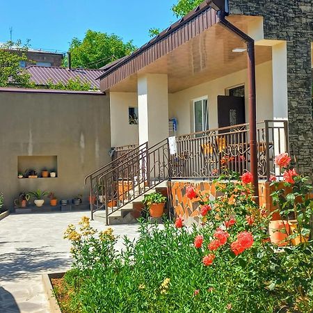 Inexpensive House Bed and Breakfast Vanadzor Eksteriør billede